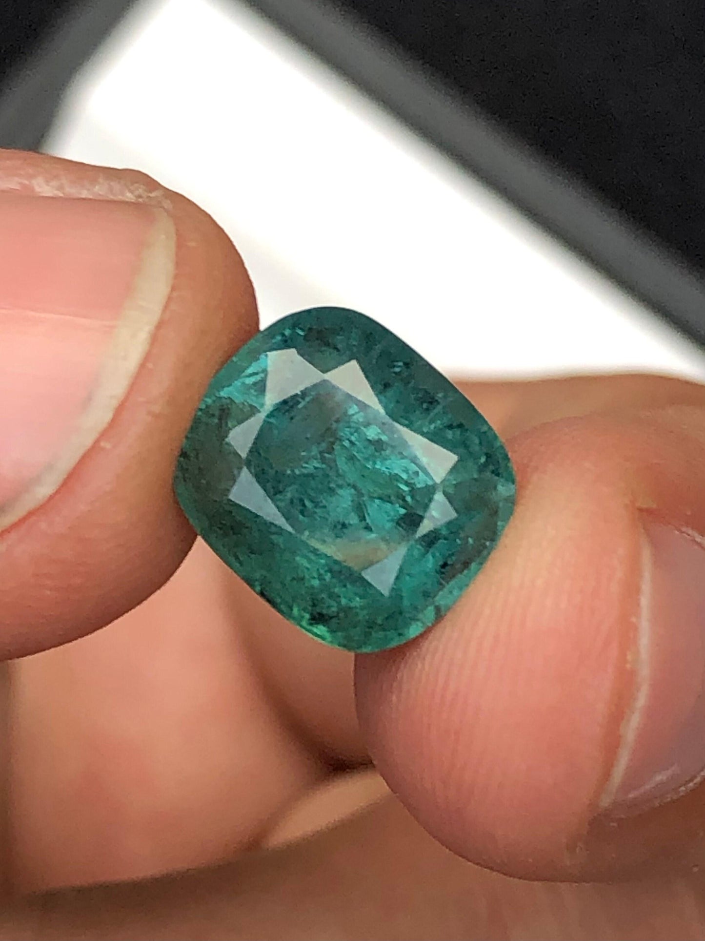 Natural Green Tourmaline Faceted 4.60 ct - Gemstone for Jewelry from Afghanistan