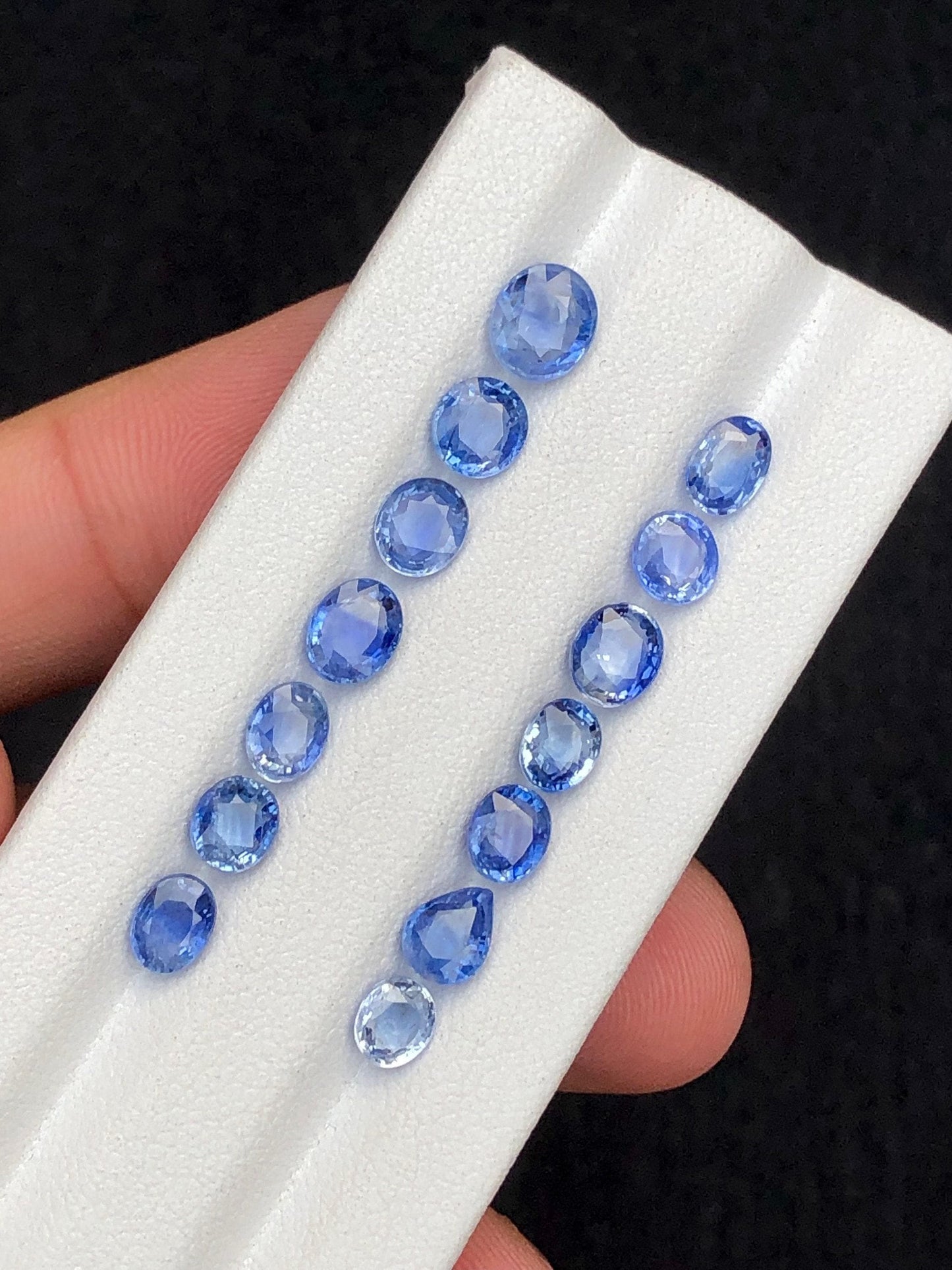 Sapphire Faceted Lot 9.85 ct - Loose Gemstone Parcel