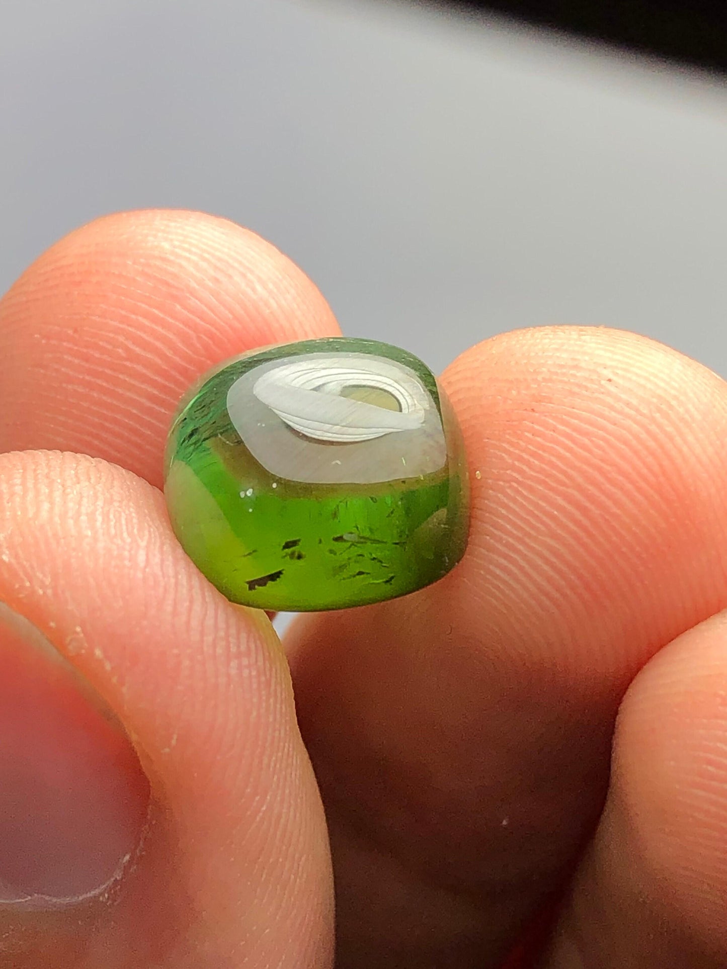 Green Tourmaline Cabochon 7.70 ct - Cabochon Gem from Afghanistan
