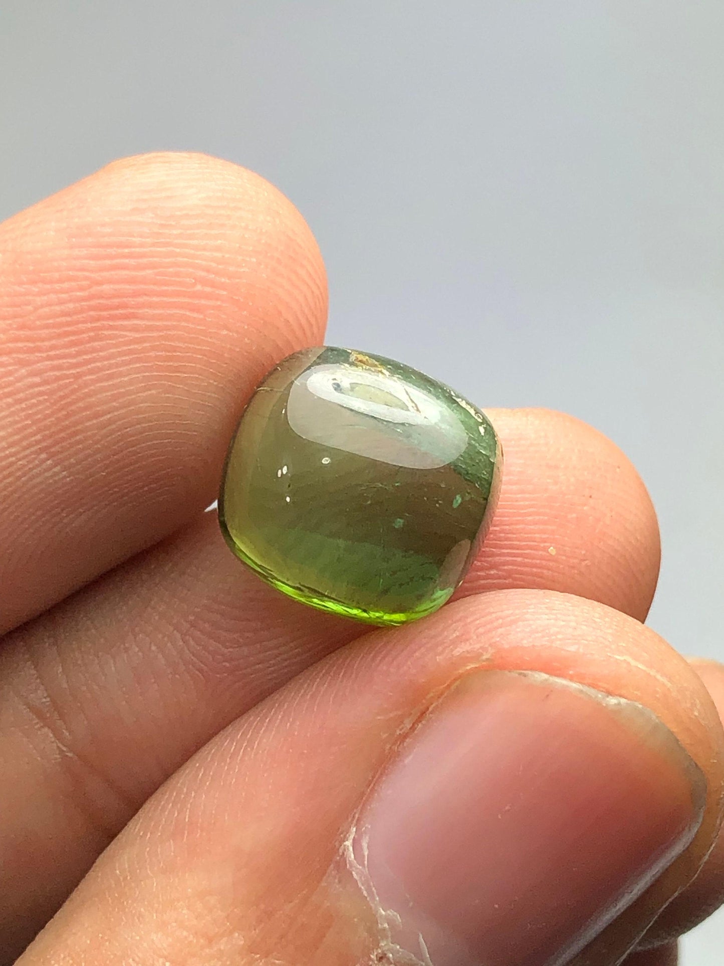 Green Tourmaline Cabochon 7.70 ct - Cabochon Gem from Afghanistan