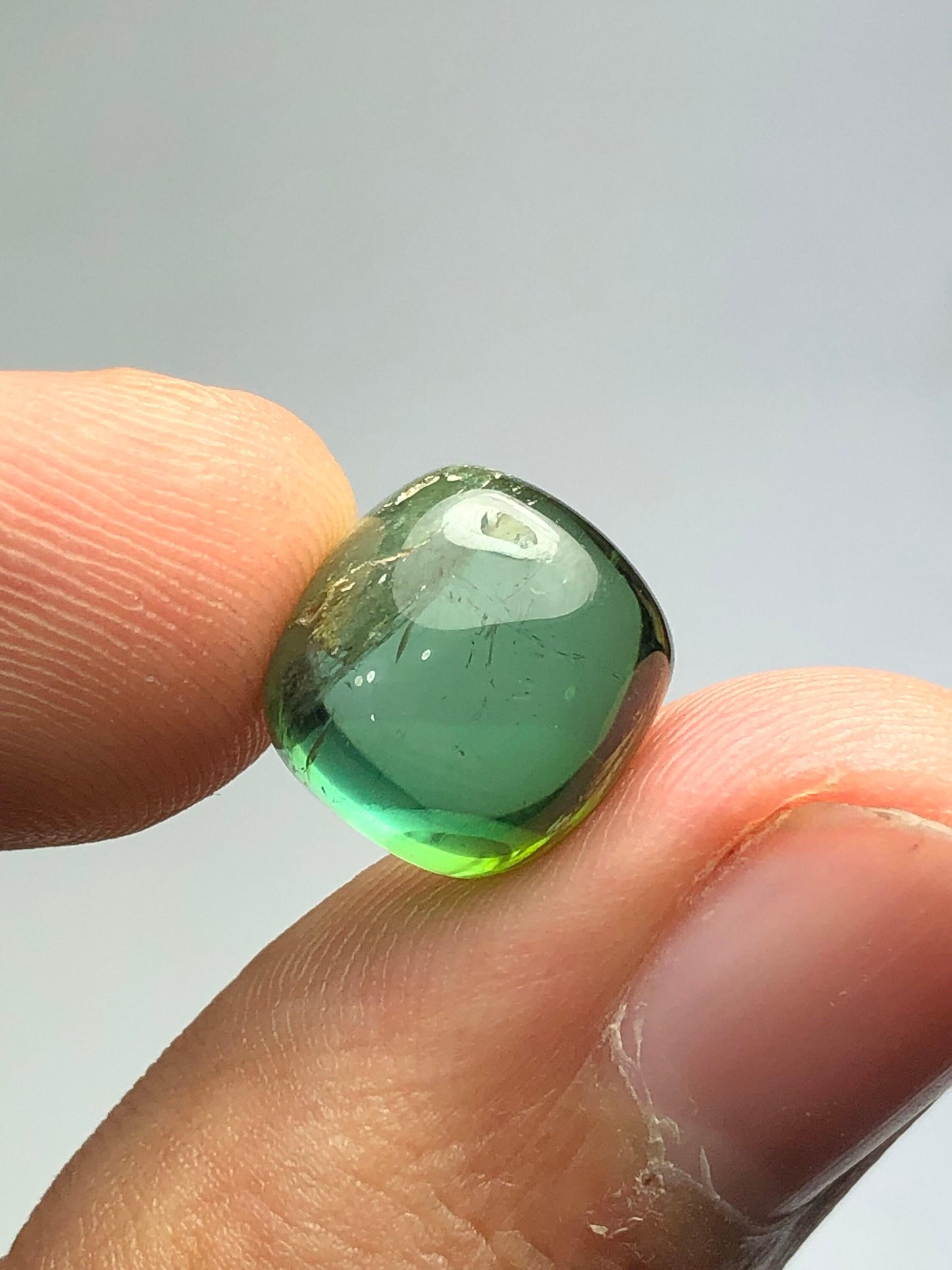 Green Tourmaline Cabochon 7.70 ct - Cabochon Gem from Afghanistan