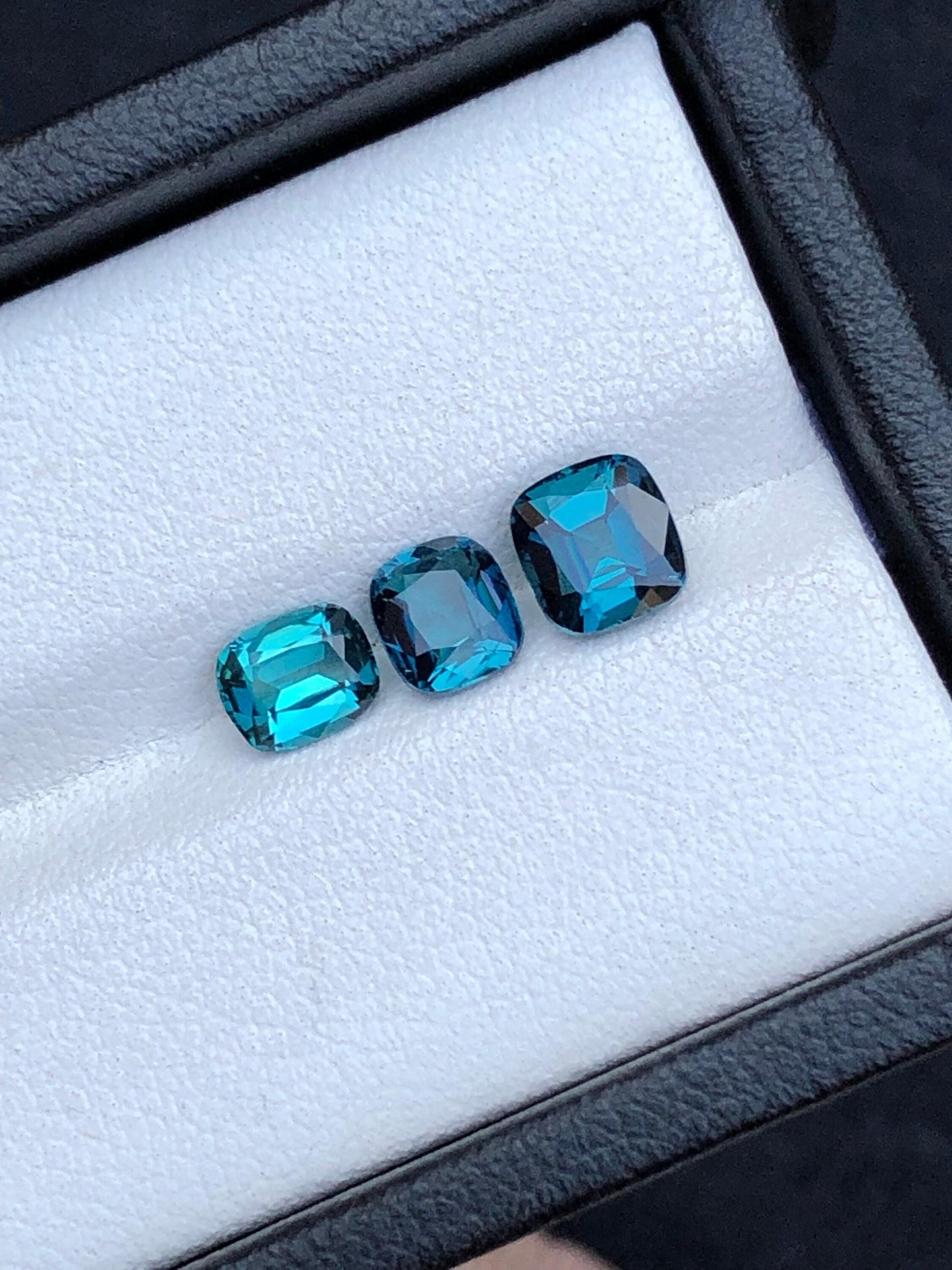 Blue Tourmaline Faceted Lot 2.15 ct - Loose Gemstone Parcel