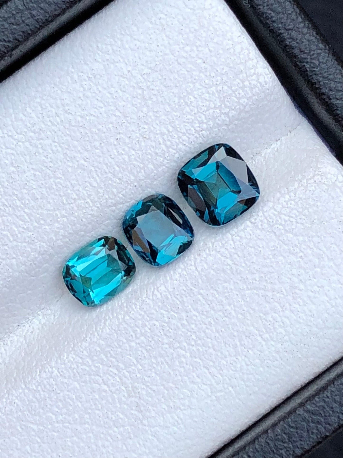 Blue Tourmaline Faceted Lot 2.15 ct - Loose Gemstone Parcel