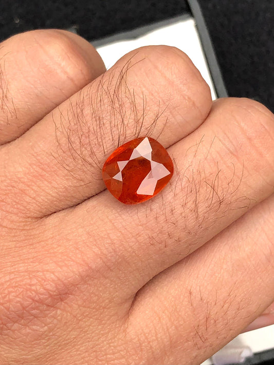 Hessonite Garnet Faceted 7.80 ct - Fine Gem from Sri Lanka