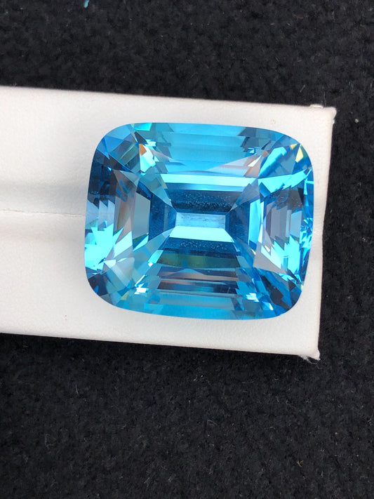 Swiss Topaz Faceted 101 ct - Collector Gemstone Parcel