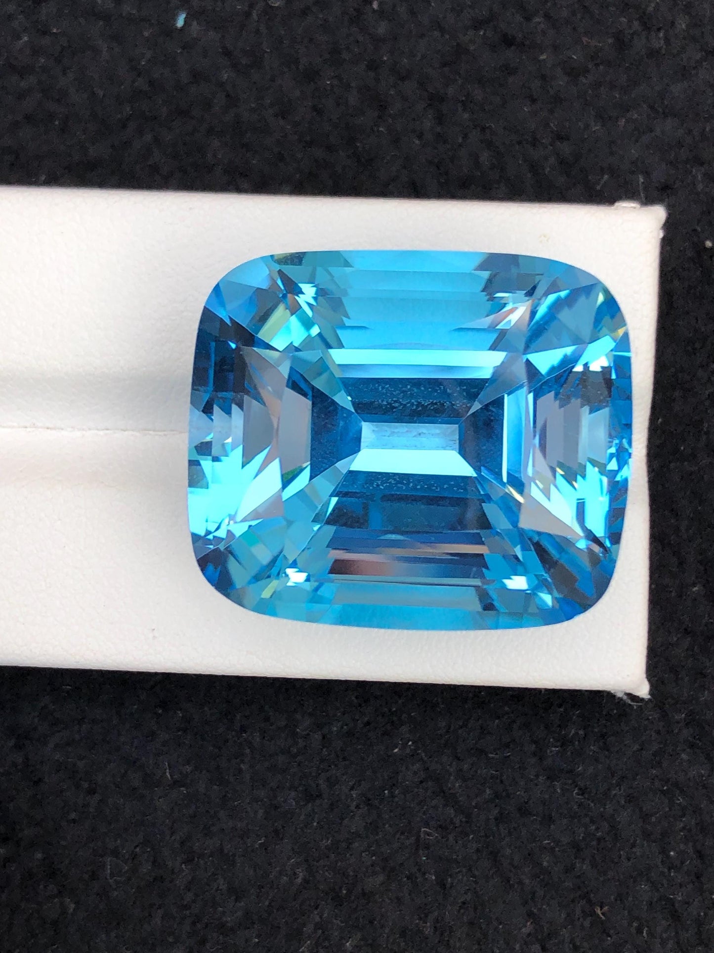 Swiss Topaz Faceted 101 ct - Collector Gemstone Parcel