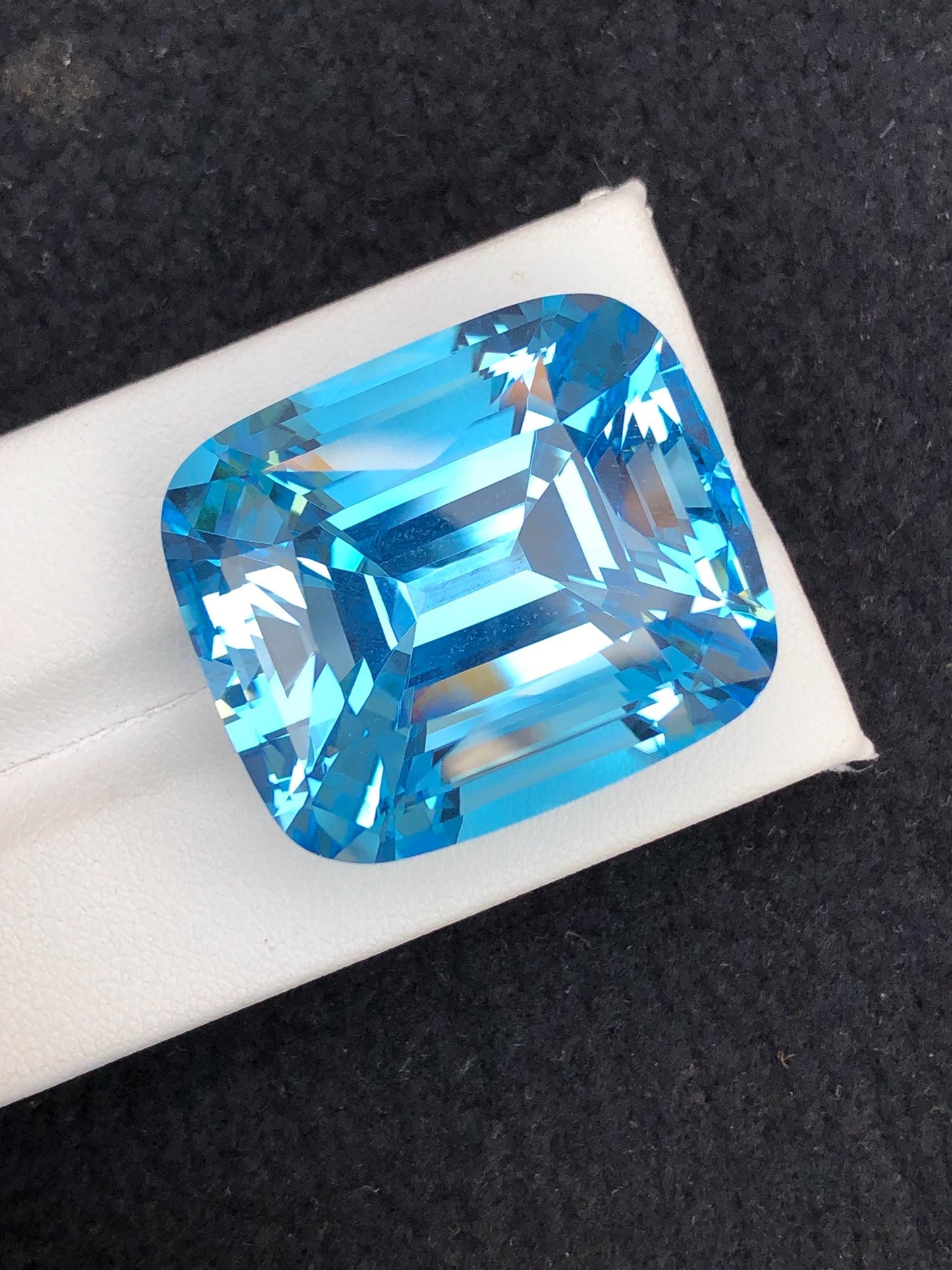 Swiss Topaz Faceted 101 ct - Collector Gemstone Parcel