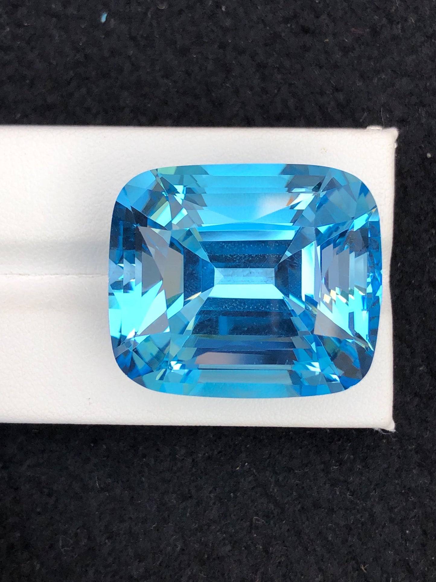 Swiss Topaz Faceted 101 ct - Collector Gemstone Parcel