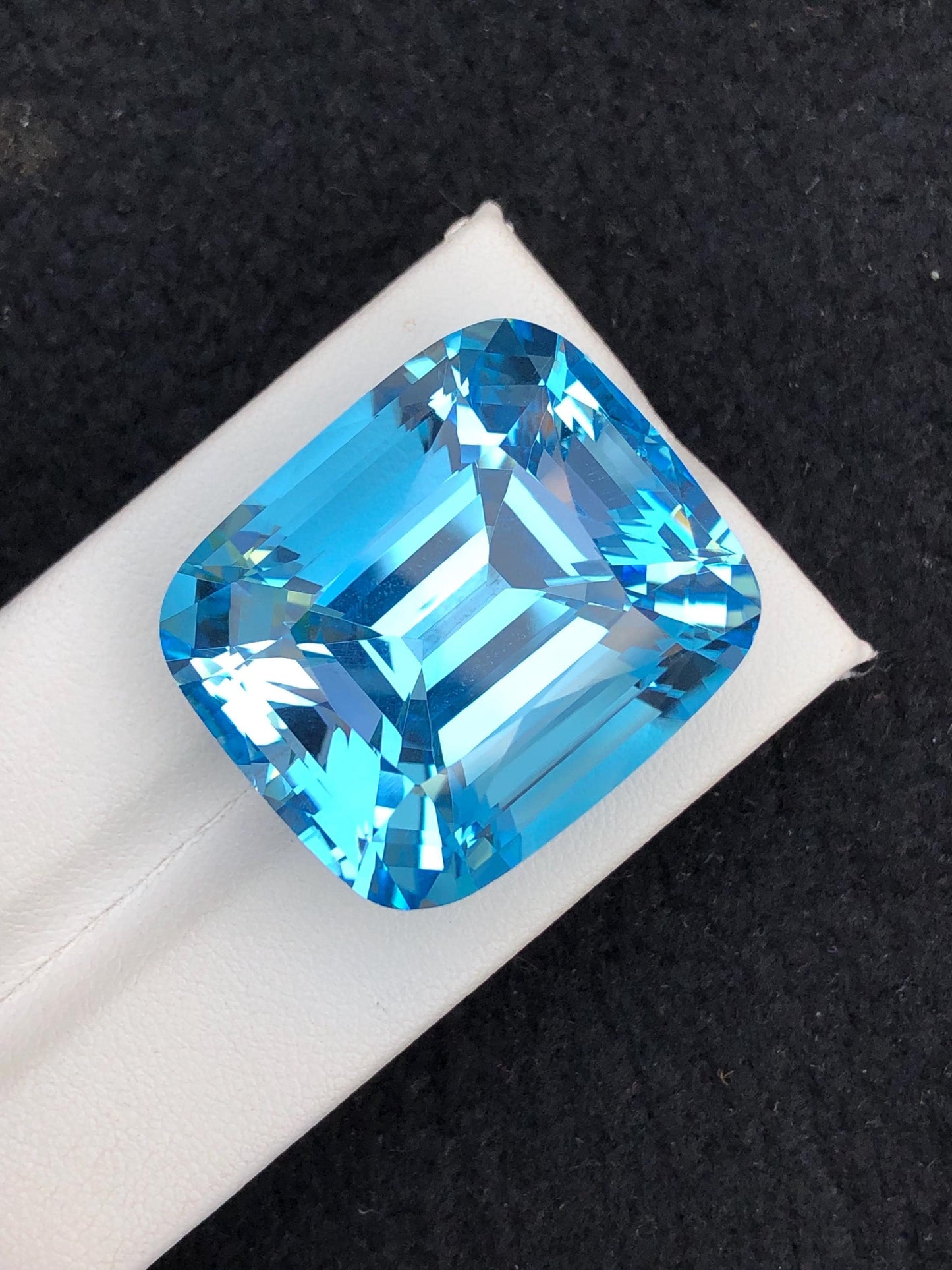 Swiss Topaz Faceted 101 ct - Collector Gemstone Parcel