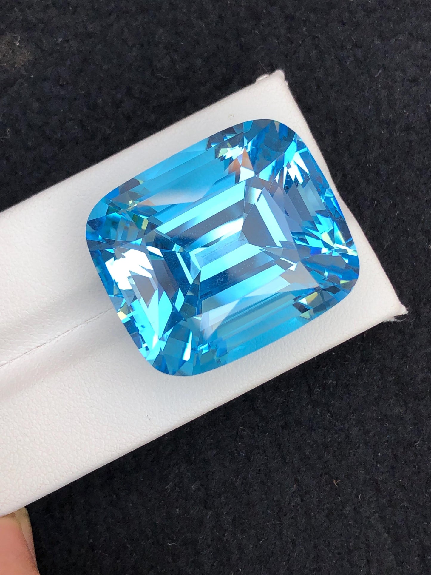 Swiss Topaz Faceted 101 ct - Collector Gemstone Parcel