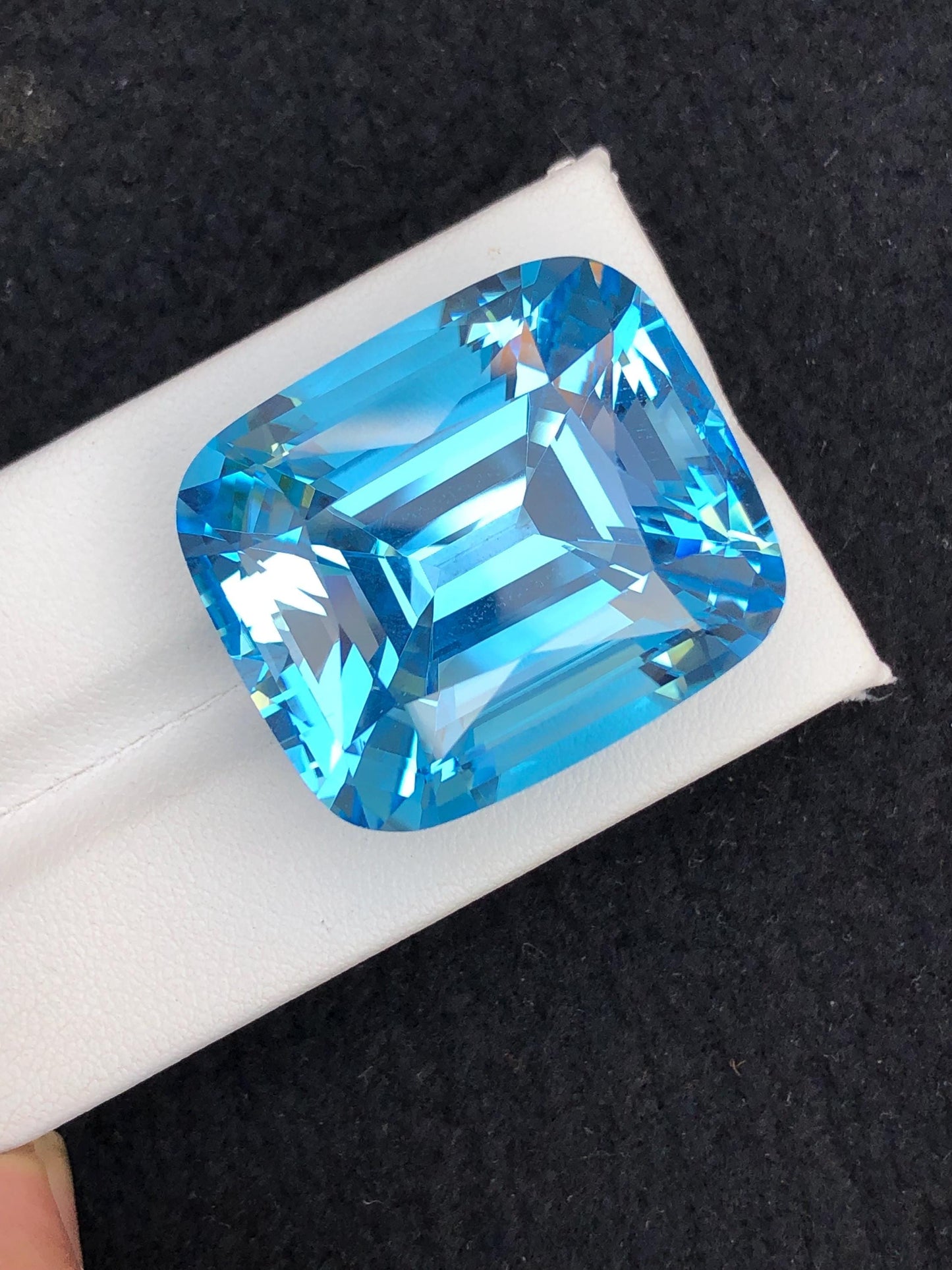 Swiss Topaz Faceted 101 ct - Collector Gemstone Parcel