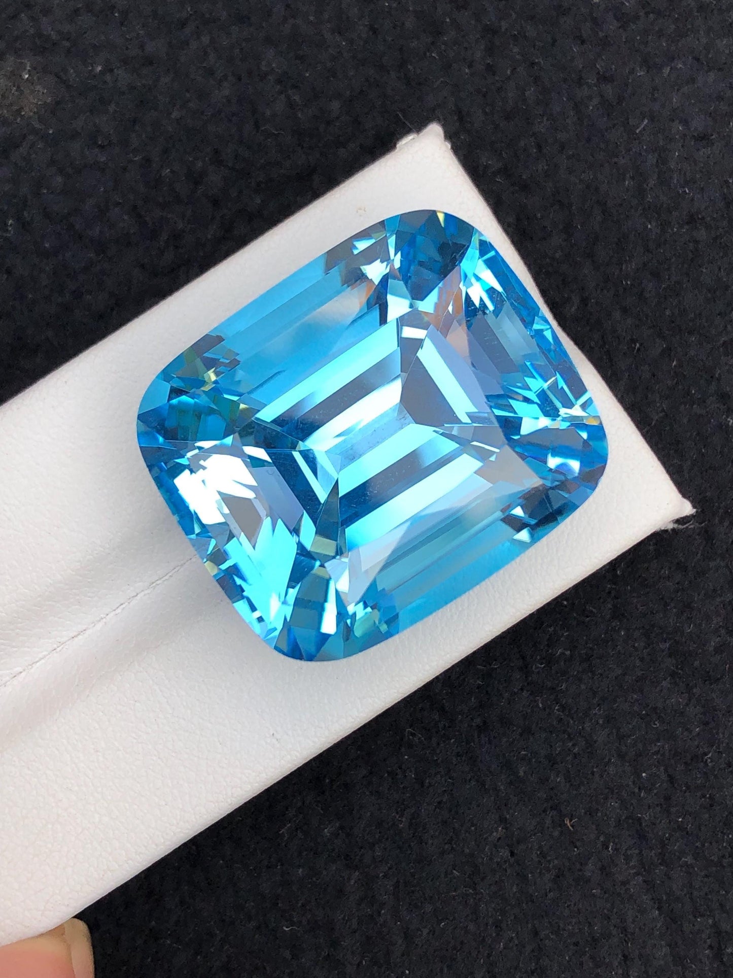Swiss Topaz Faceted 101 ct - Collector Gemstone Parcel