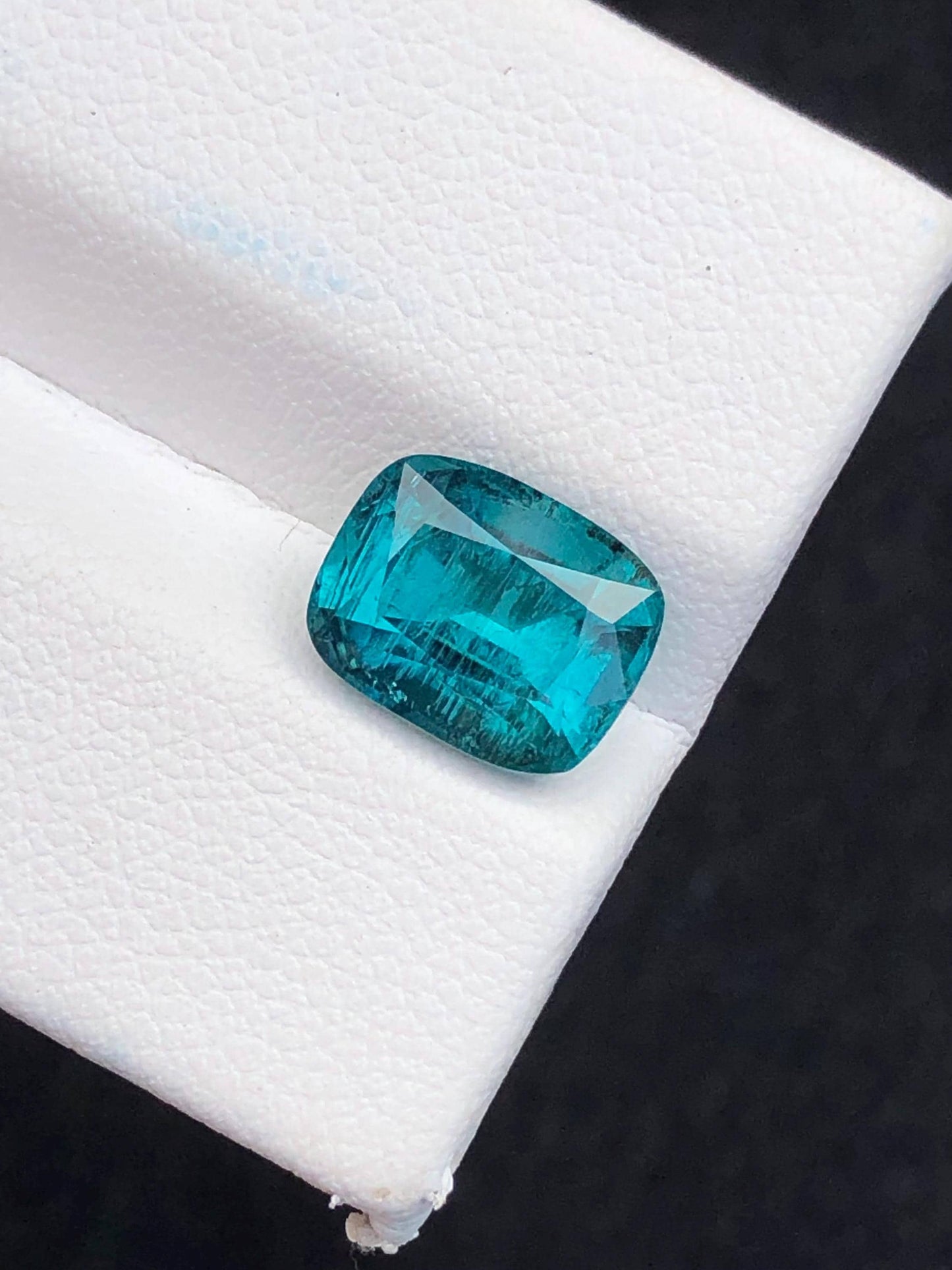 Blue Tourmaline Faceted 3 ct - Neon Jewelry Gemstone