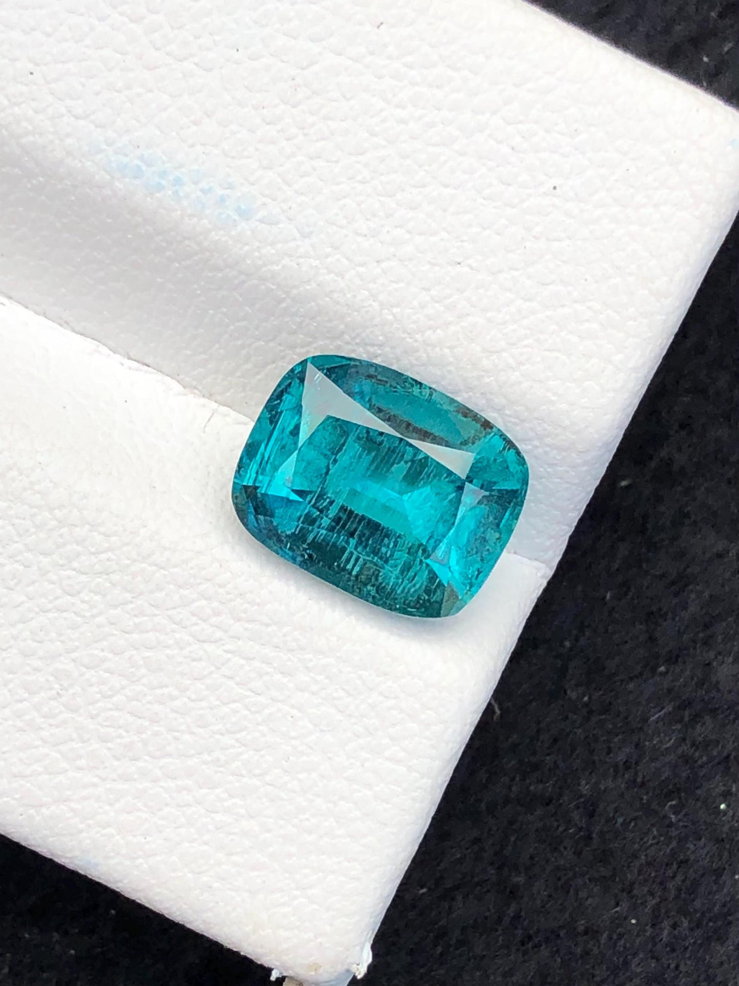 Blue Tourmaline Faceted 3 ct - Neon Jewelry Gemstone