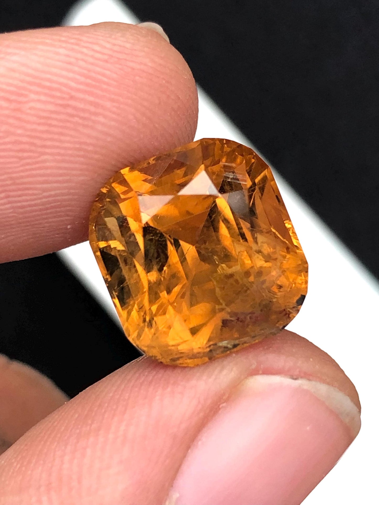 Peach Tourmaline Faceted 12 ct - Pendant Jewelry Highlight