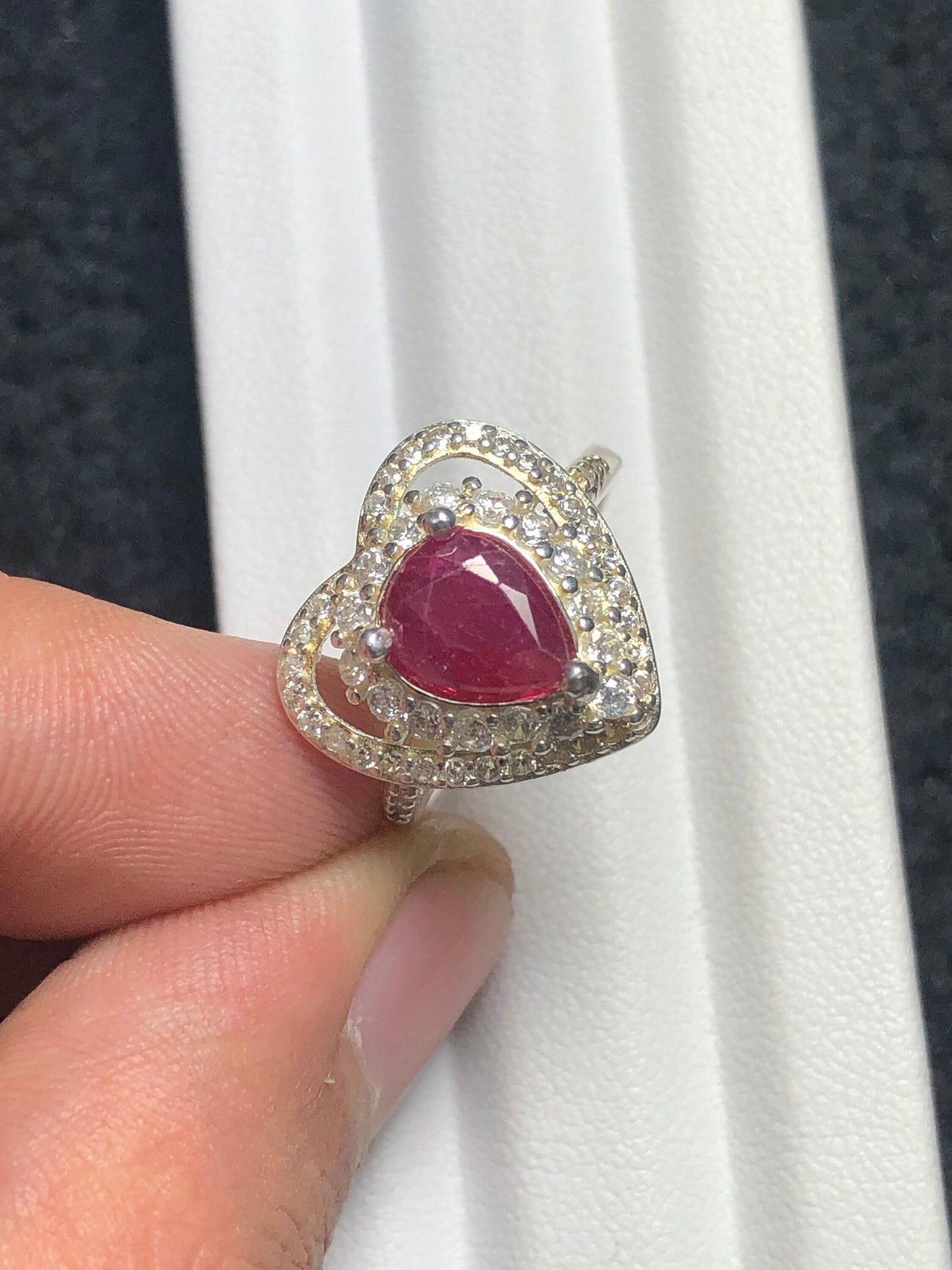 مجموعة خاتم وسوار من الياقوت، فضة 925، منجم جاغدالي.