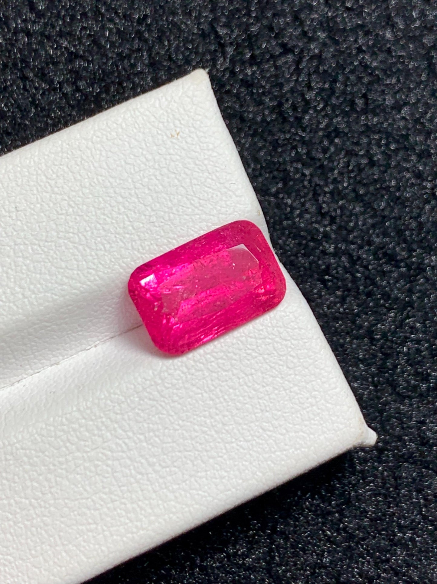 Rubellite Tourmaline Faceted 4.40 ct - Fine Jewelry Centerpiece