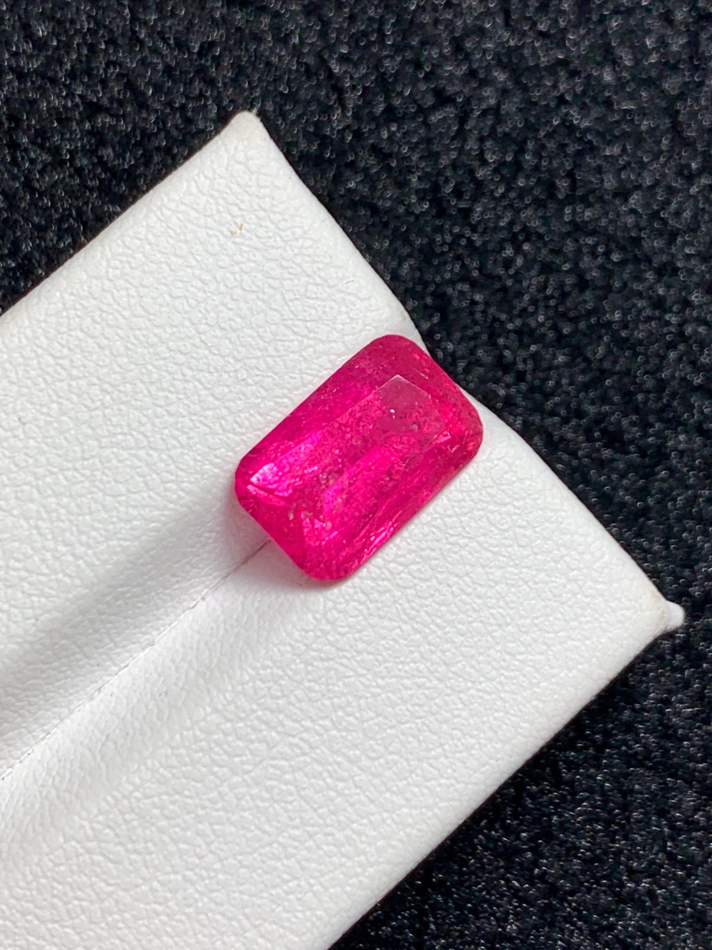 Rubellite Tourmaline Faceted 4.40 ct - Fine Jewelry Centerpiece