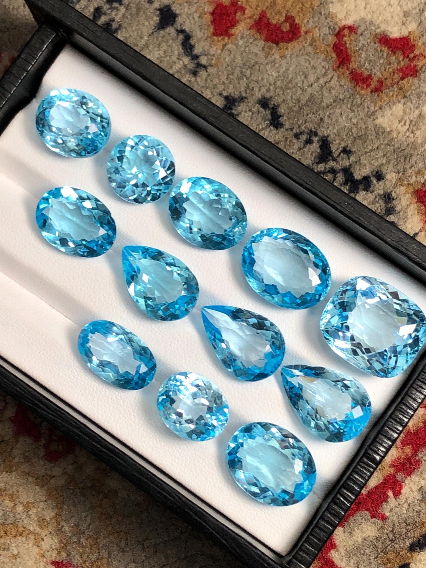 Swiss Topaz Faceted Lot 157 ct - 12 Piece Jewelry Parcel