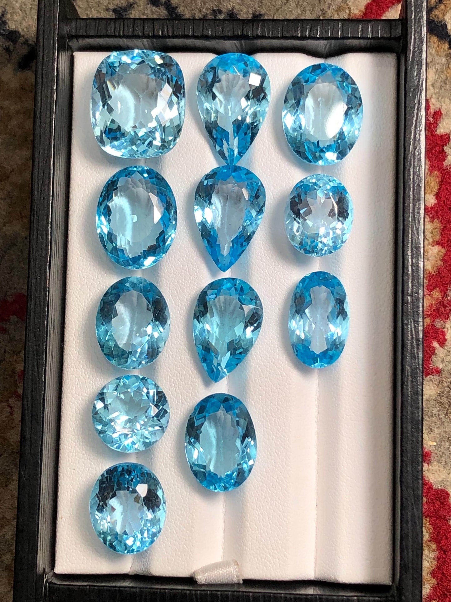 Swiss Topaz Faceted Lot 157 ct - 12 Piece Jewelry Parcel