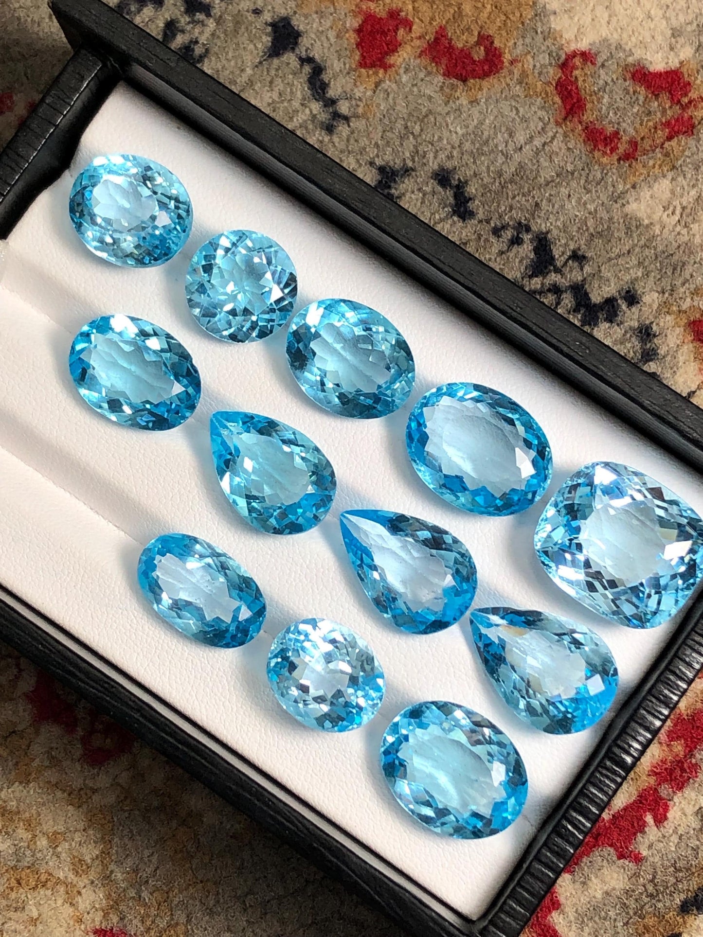 Swiss Topaz Faceted Lot 157 ct - 12 Piece Jewelry Parcel