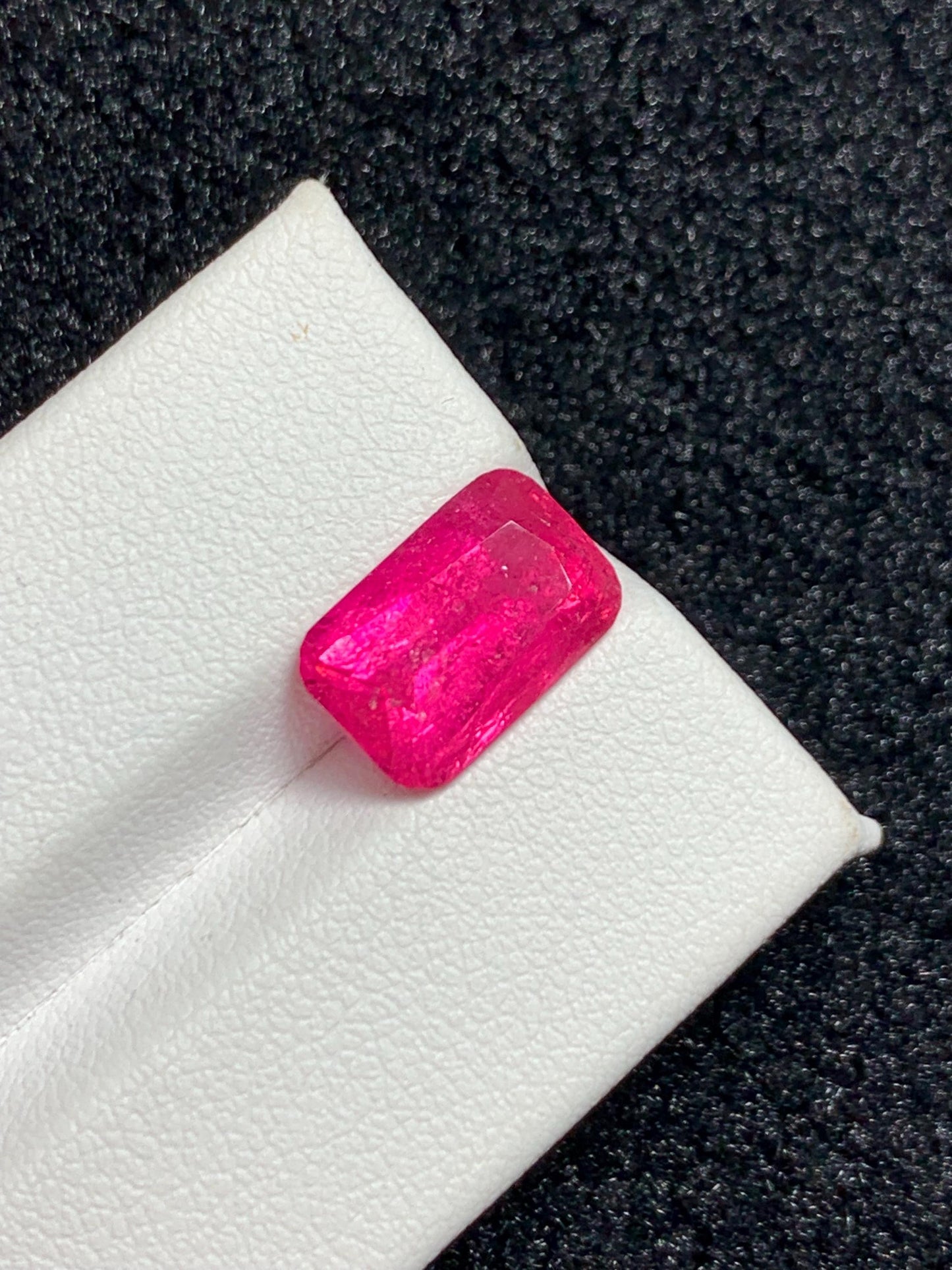 Rubellite Tourmaline Faceted 4.40 ct - Fine Jewelry Centerpiece