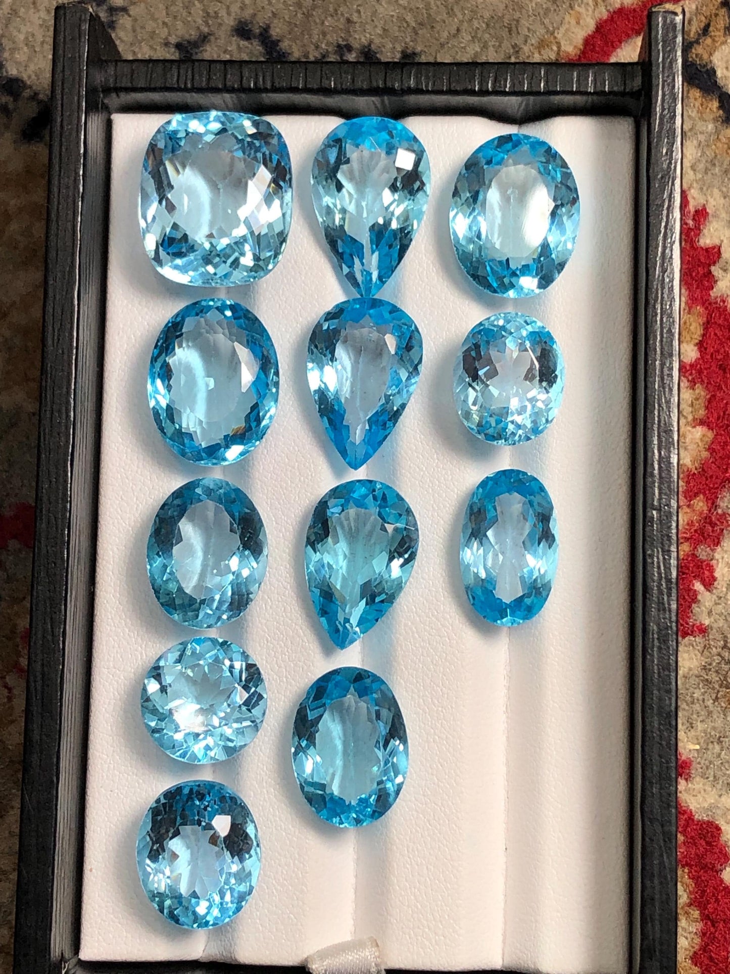 Swiss Topaz Faceted Lot 157 ct - 12 Piece Jewelry Parcel