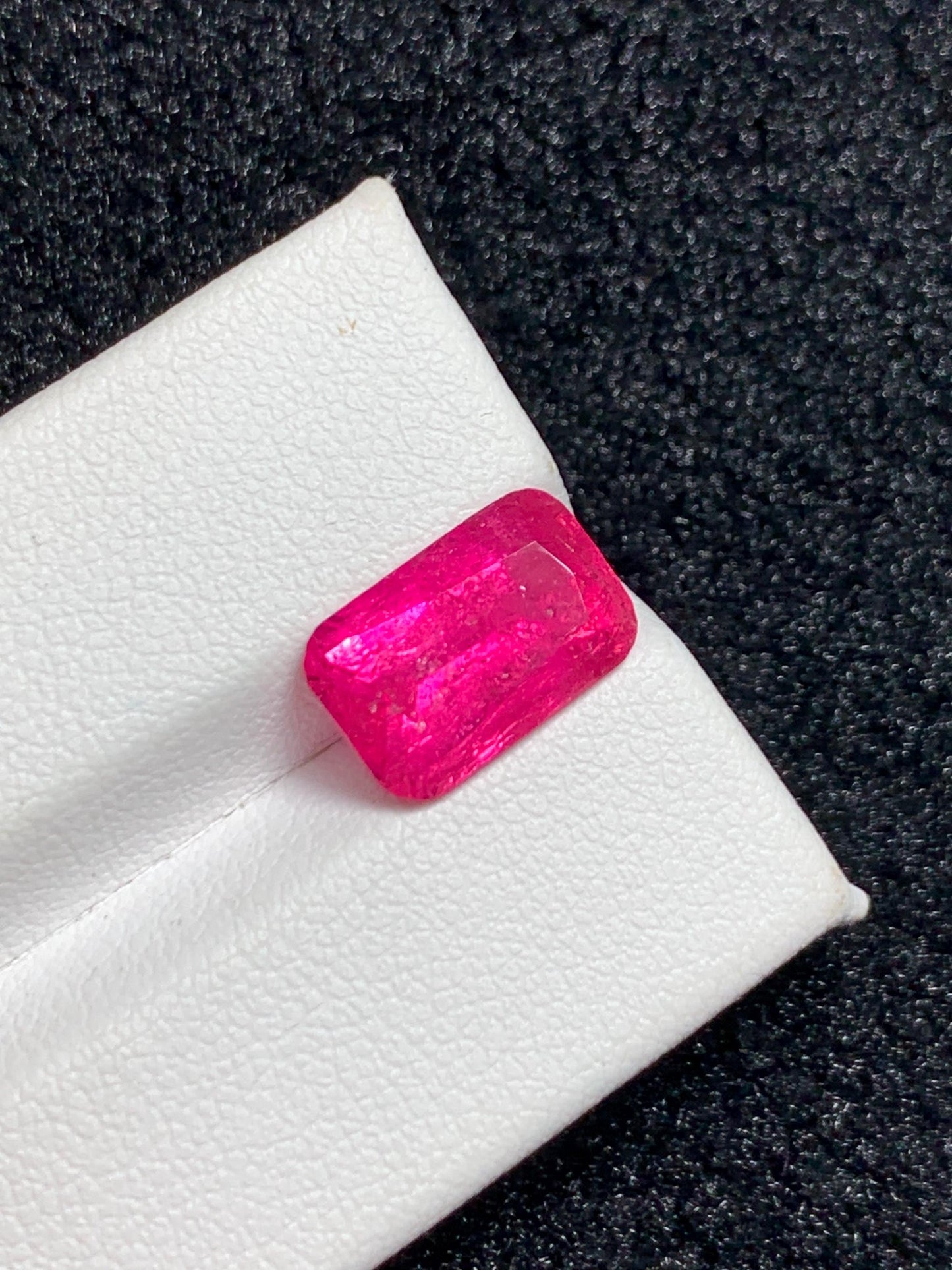 Rubellite Tourmaline Faceted 4.40 ct - Fine Jewelry Centerpiece