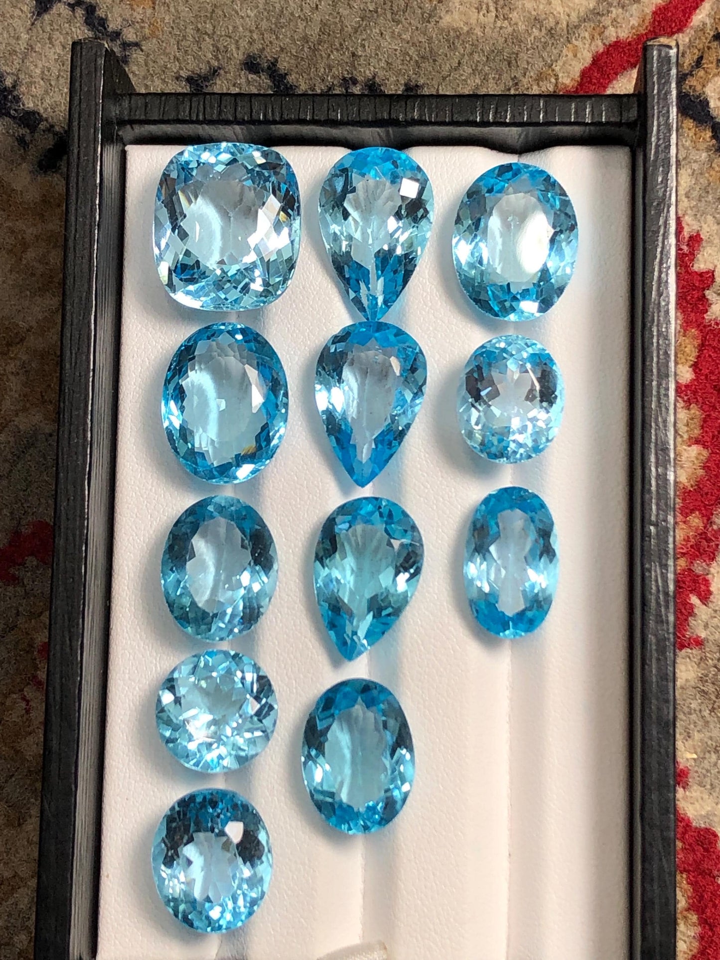 Swiss Topaz Faceted Lot 157 ct - 12 Piece Jewelry Parcel
