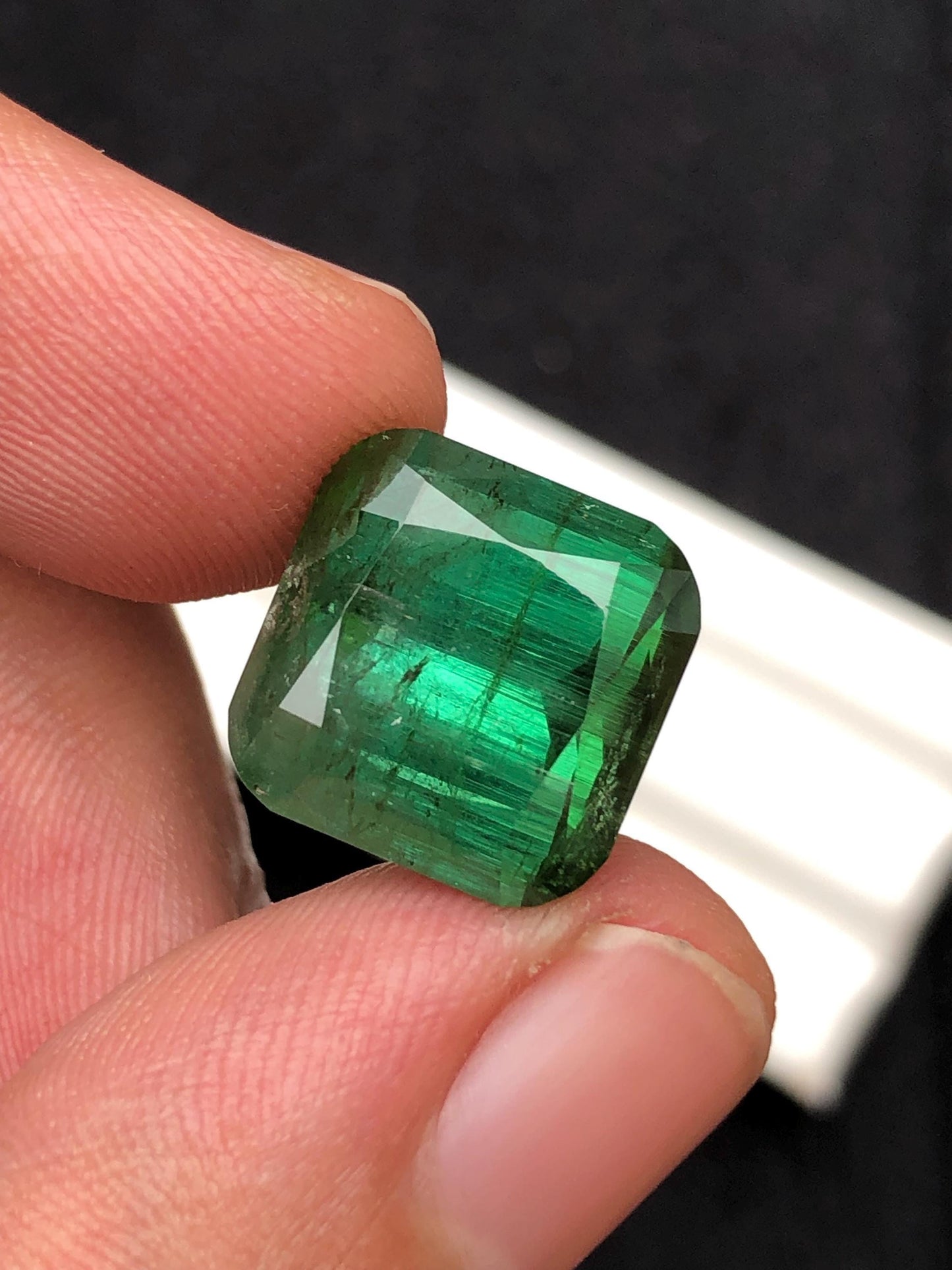Green Tourmaline Faceted 14.35 ct - Natural Engagement Ring Gem