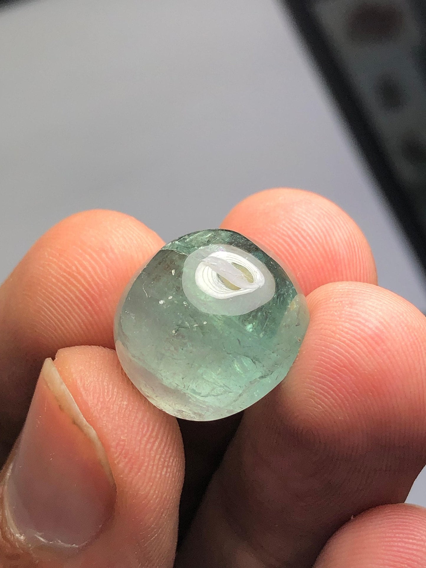 قلادة كابوشون من التورمالين الأزرق عيار 19 قيراط - قلادة بيان أنيقة