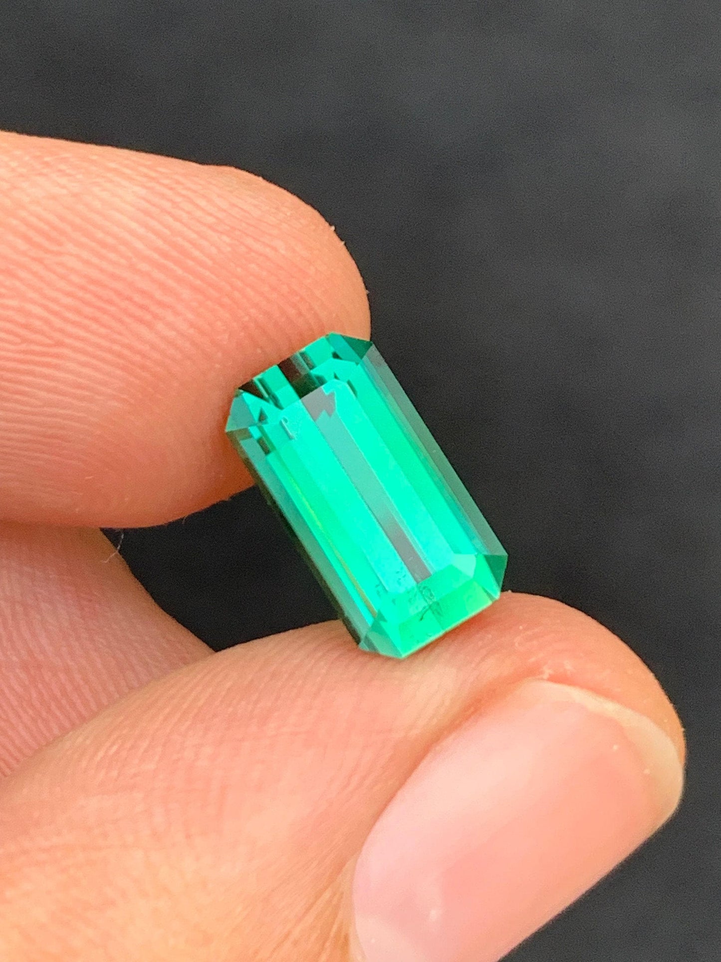 Green Tourmaline Faceted 3.60 ct - Engagement Ring Highlight