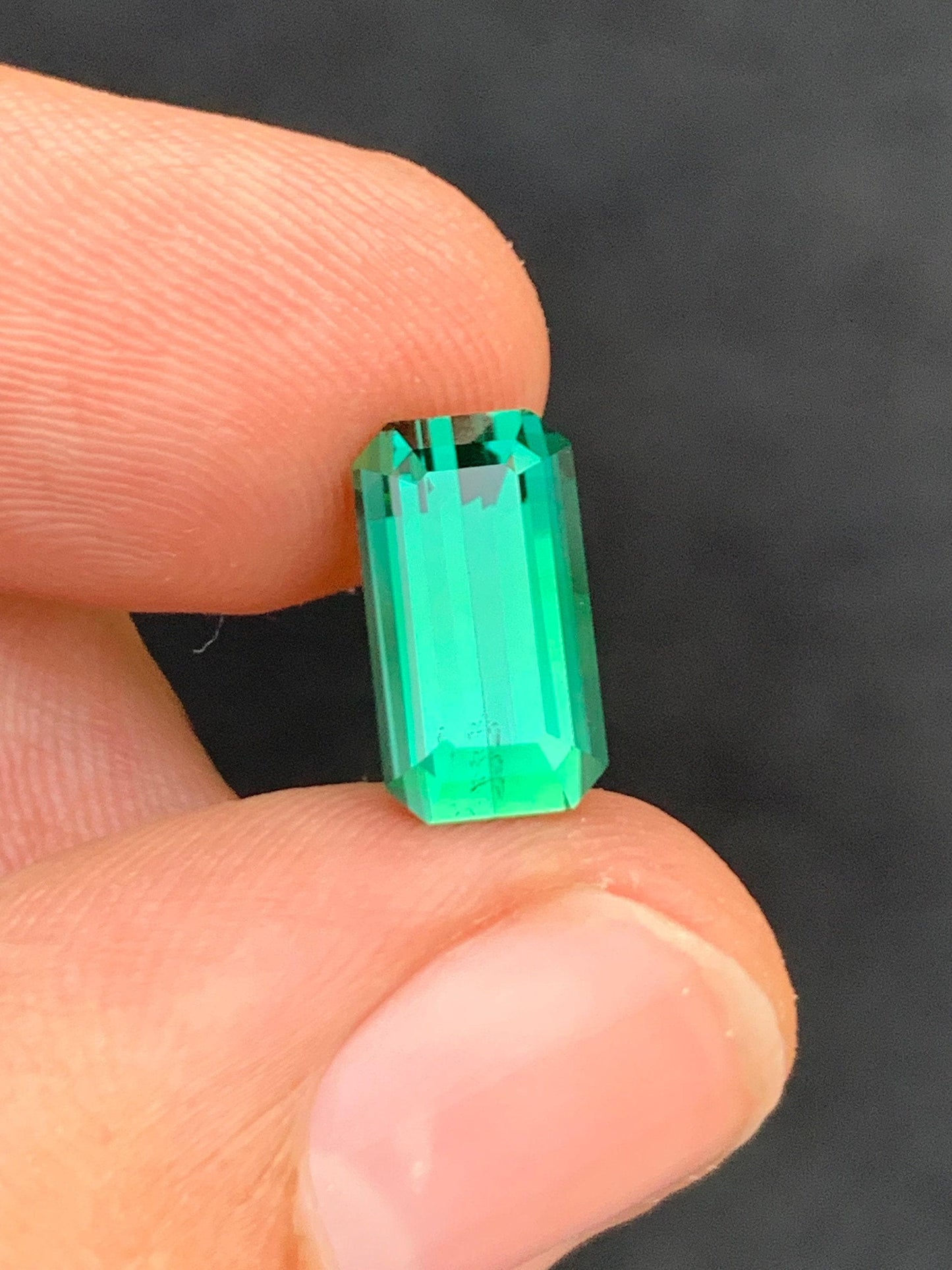 Green Tourmaline Faceted 3.60 ct - Engagement Ring Highlight