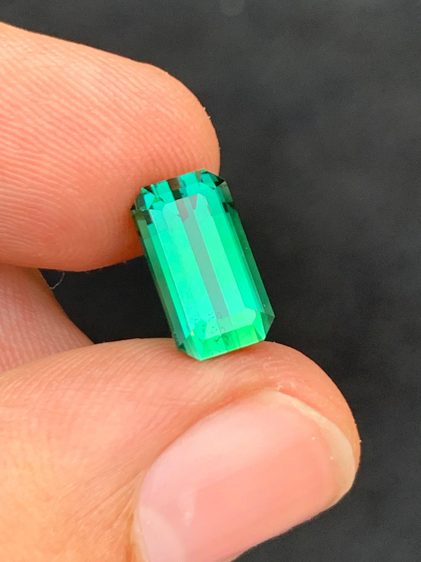 Green Tourmaline Faceted 3.60 ct - Engagement Ring Highlight