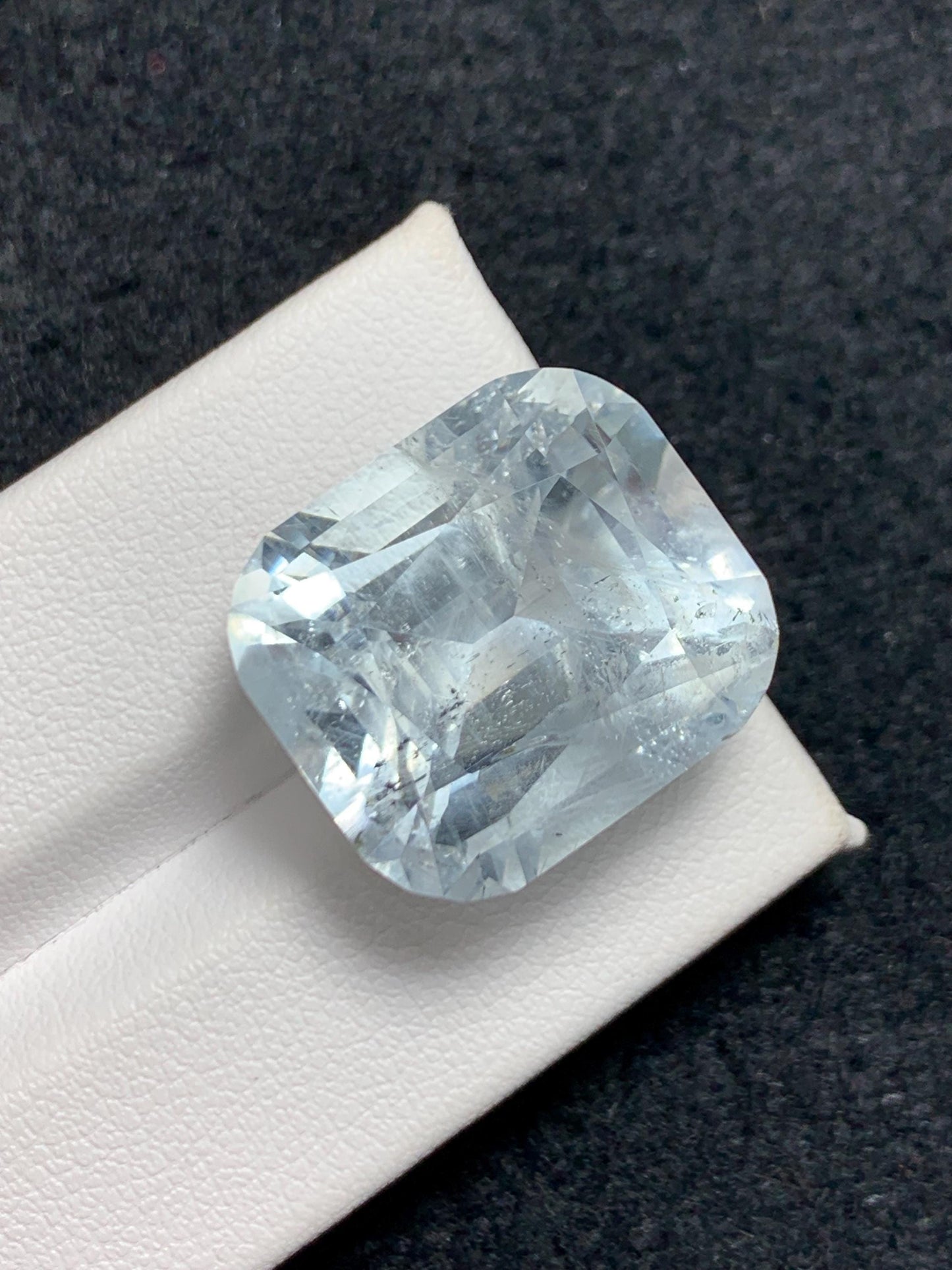 Aquamarine Crystal 31 ct - Pakistan Nagar Mine Specimen