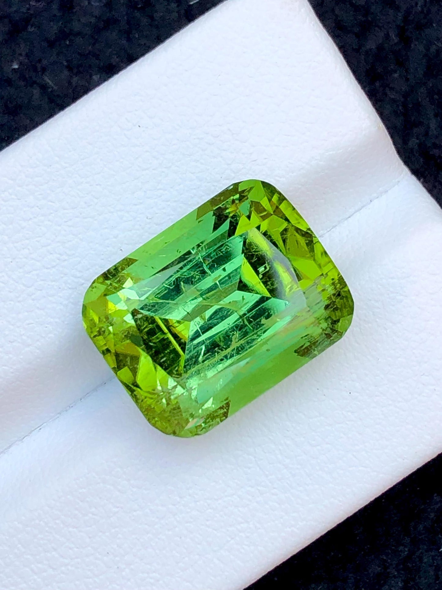 Green Tourmaline Faceted 15.70 ct - Bright Afghan Jewelry Highlight