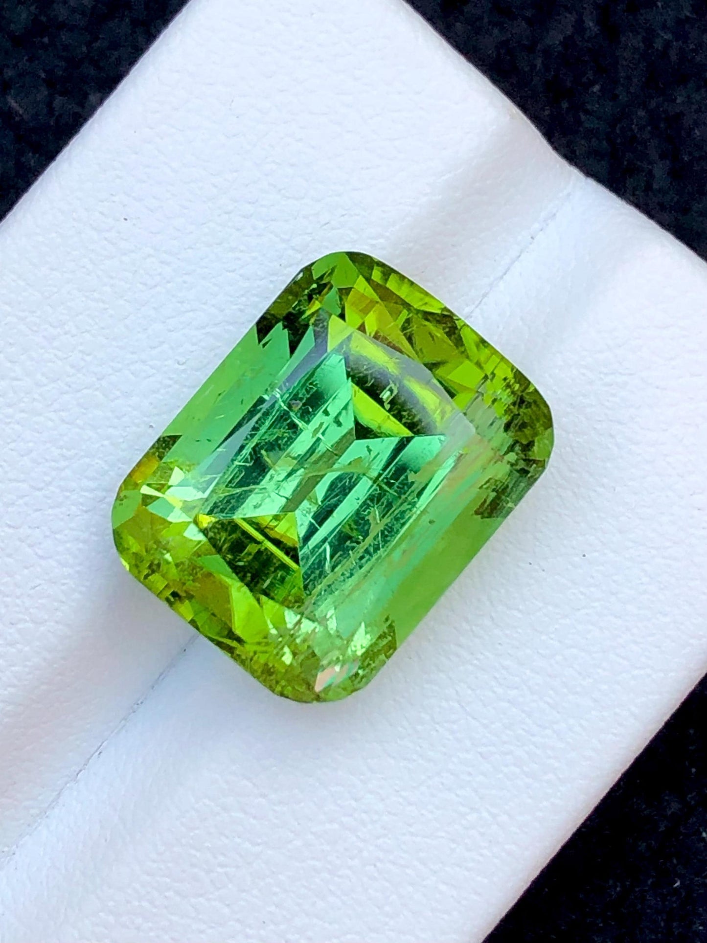 Green Tourmaline Faceted 15.70 ct - Bright Afghan Jewelry Highlight