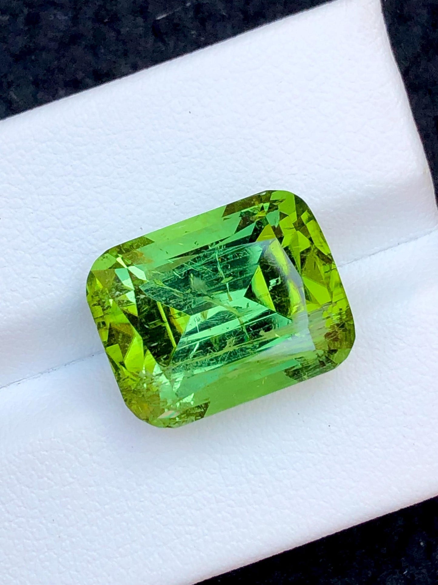 Green Tourmaline Faceted 15.70 ct - Bright Afghan Jewelry Highlight