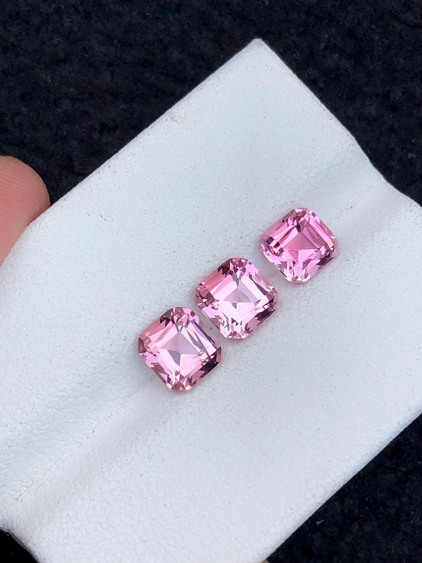 الترمالين الوردي مقشور 3.00 قيراط - أقراط مجوهرات مميزة