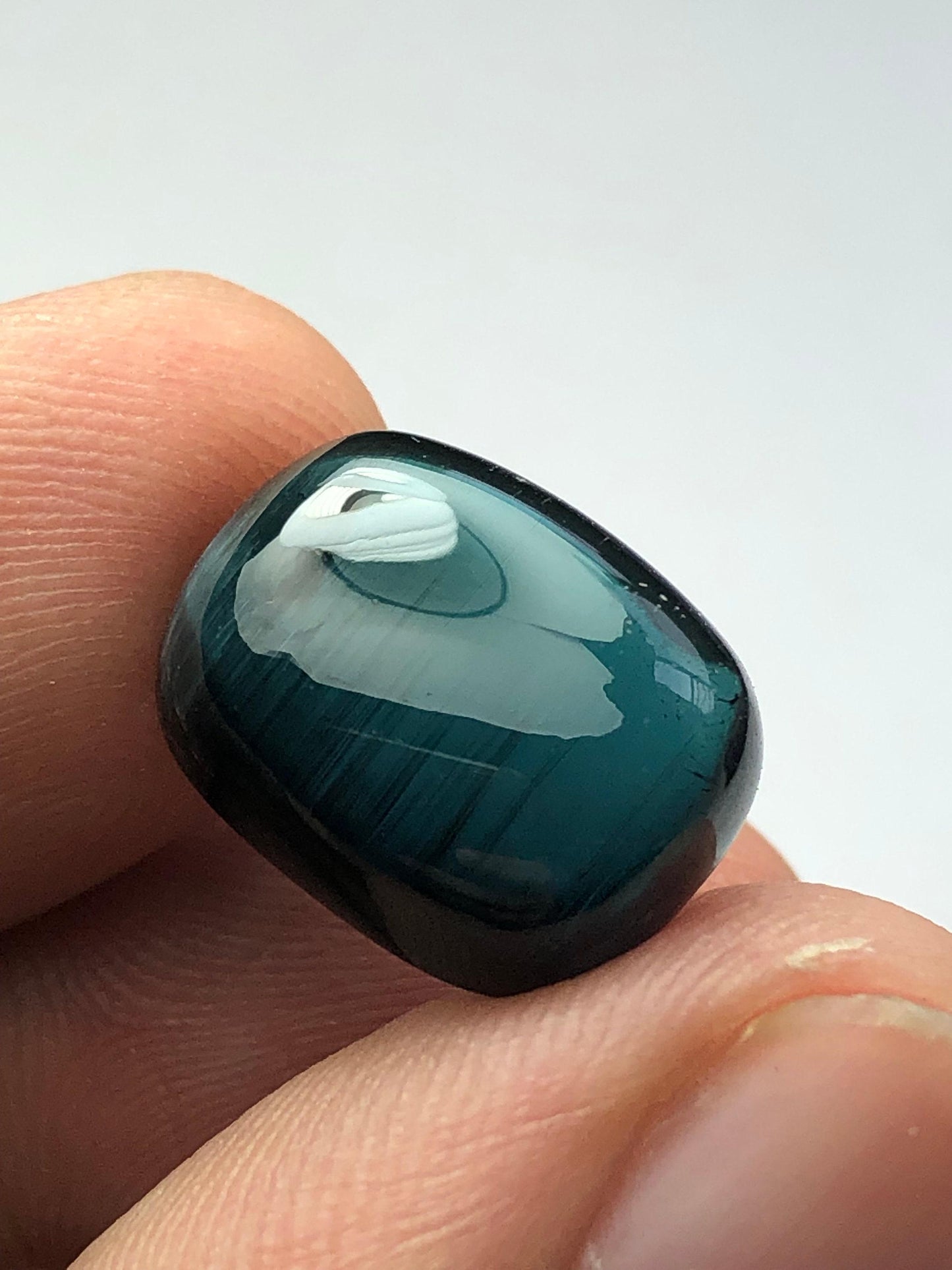 تورمالين أزرق داكن، قبة مستديرة، 10.00 قيراط - حجر كريم لتعليقة مجوهرات