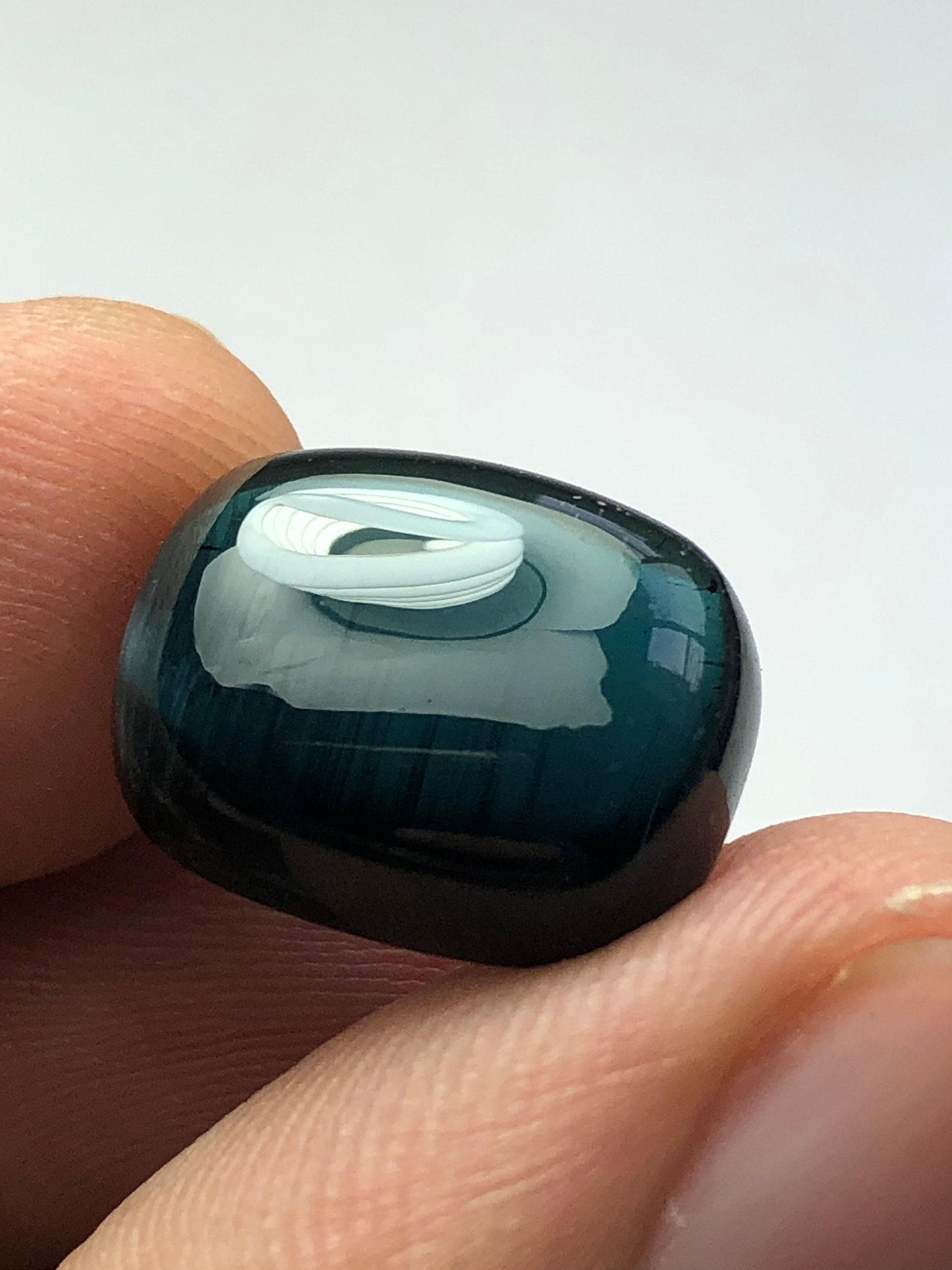 تورمالين أزرق داكن، قبة مستديرة، 10.00 قيراط - حجر كريم لتعليقة مجوهرات