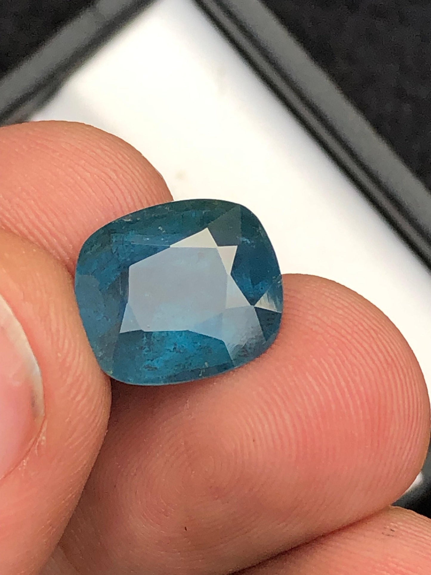 Blue Tourmaline Faceted 6.30 ct - Afghan Jewelry Highlight