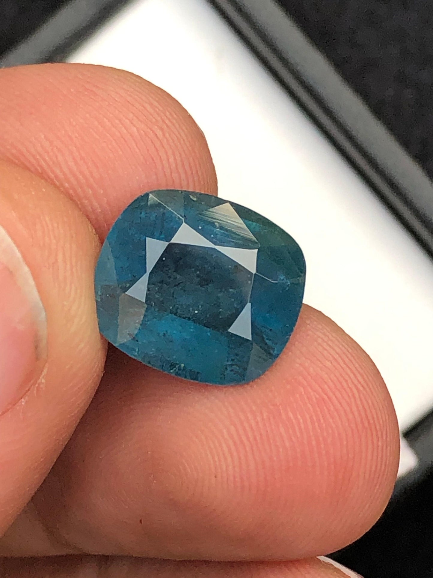 Blue Tourmaline Faceted 6.30 ct - Afghan Jewelry Highlight