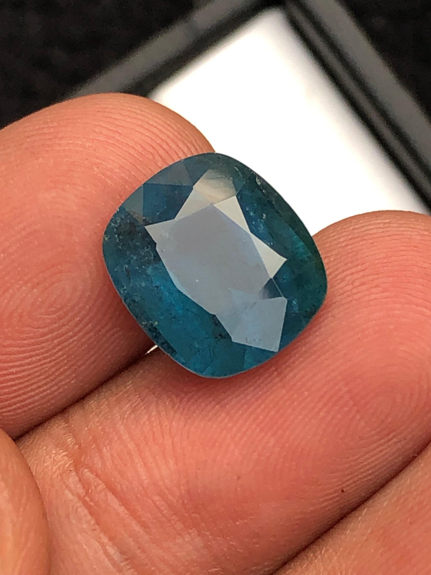 Blue Tourmaline Faceted 6.30 ct - Afghan Jewelry Highlight