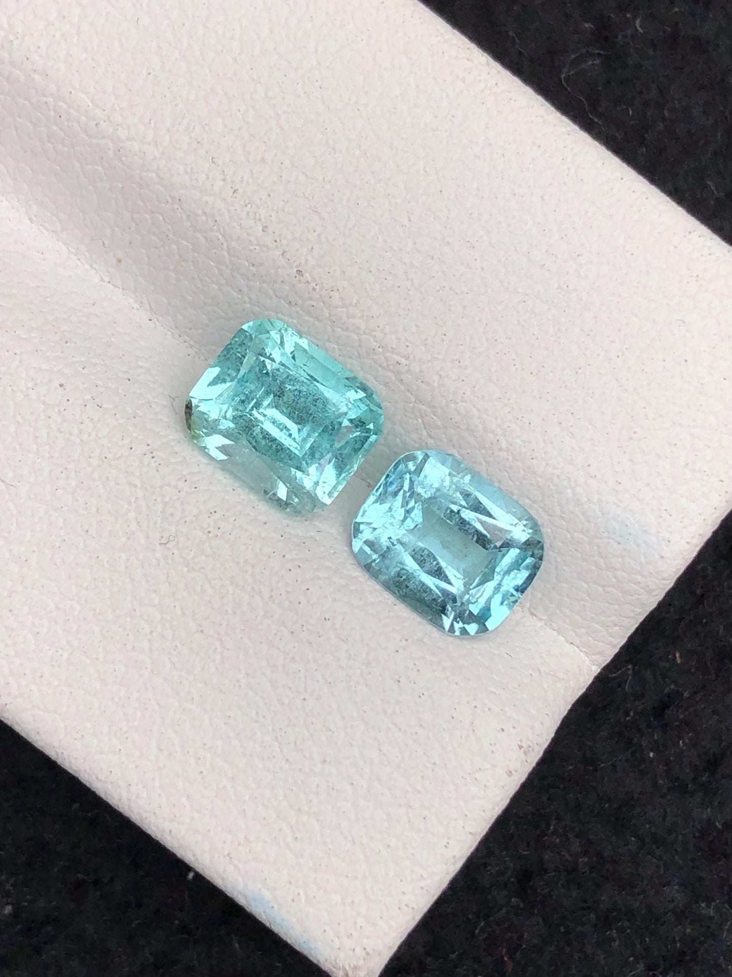 Paraiba Tourmaline Faceted 2.85 ct – Rare Neon Blue Jewelry Gem