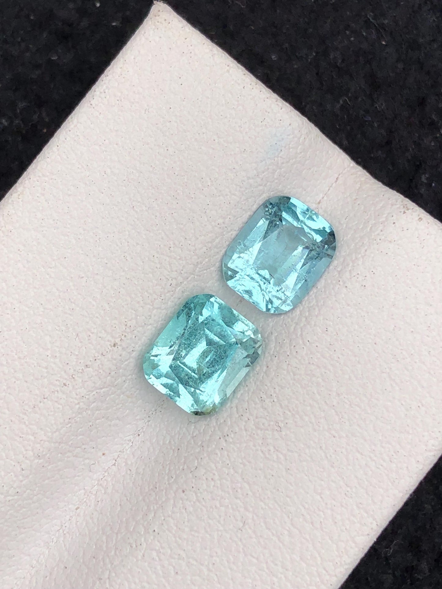 Paraiba Tourmaline Faceted 2.85 ct – Rare Neon Blue Jewelry Gem