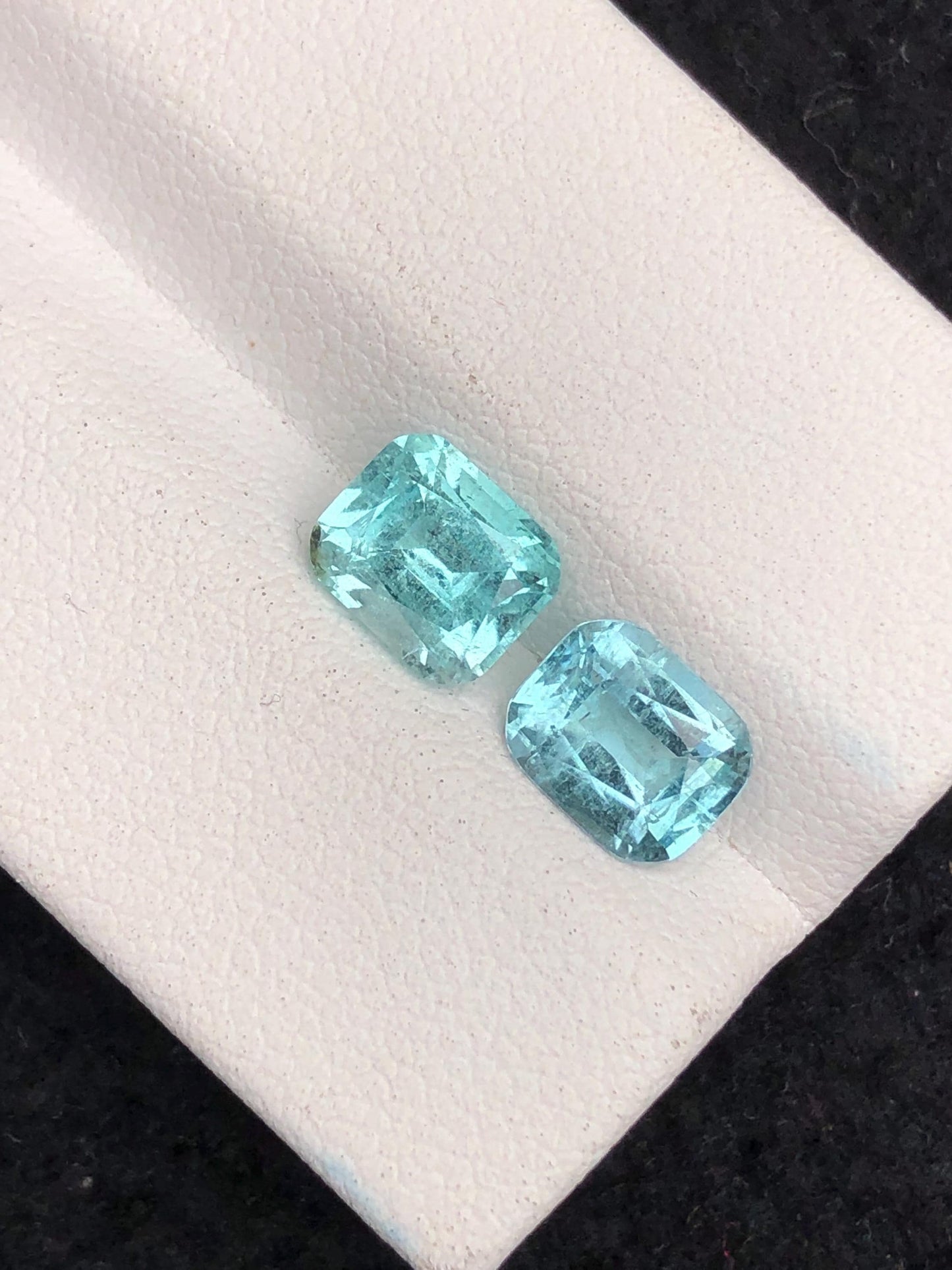 Paraiba Tourmaline Faceted 2.85 ct – Rare Neon Blue Jewelry Gem