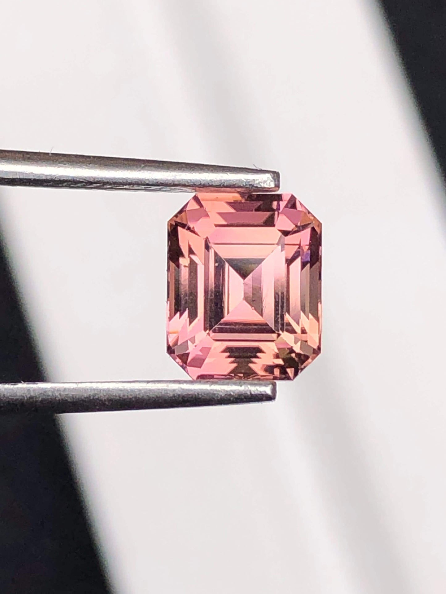 تورمالين وردي مقشور 1.75 قيراط - جوهرة برتقالية فاتحة لحلقة خطوبة