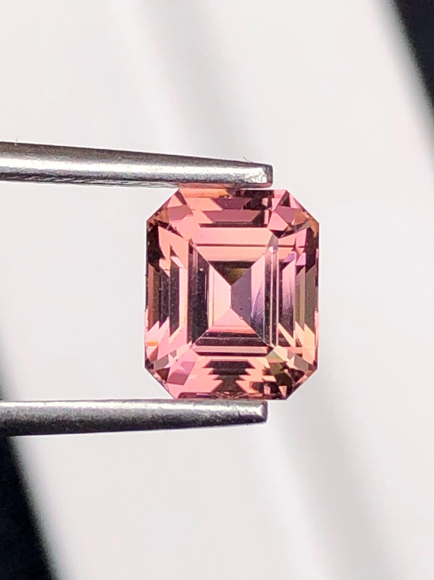 تورمالين وردي مقشور 1.75 قيراط - جوهرة برتقالية فاتحة لحلقة خطوبة