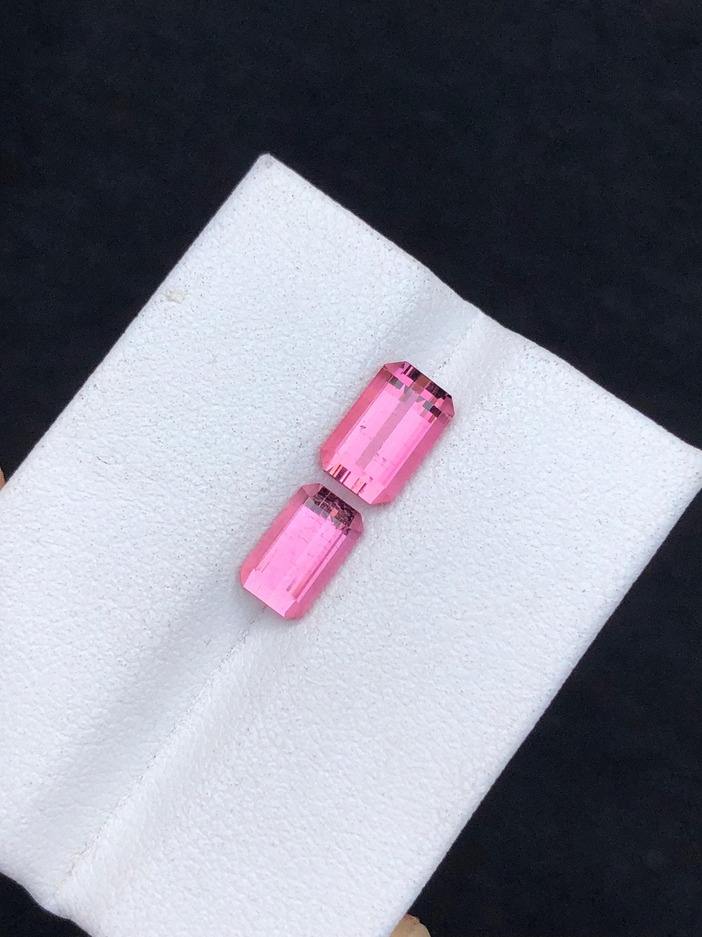 تورمالين وردي مقشور 2.75 قيراط – أحجار طبيعية لعمل أقراط